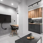 8, Nilie Hospitality Mgmt דירה