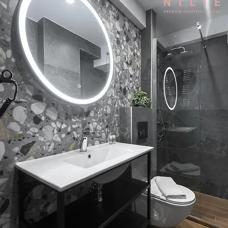 8, Nilie Hospitality Mgmt * Salonicco