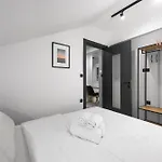 Apartamento 8, Nilie Hospitality Mgmt